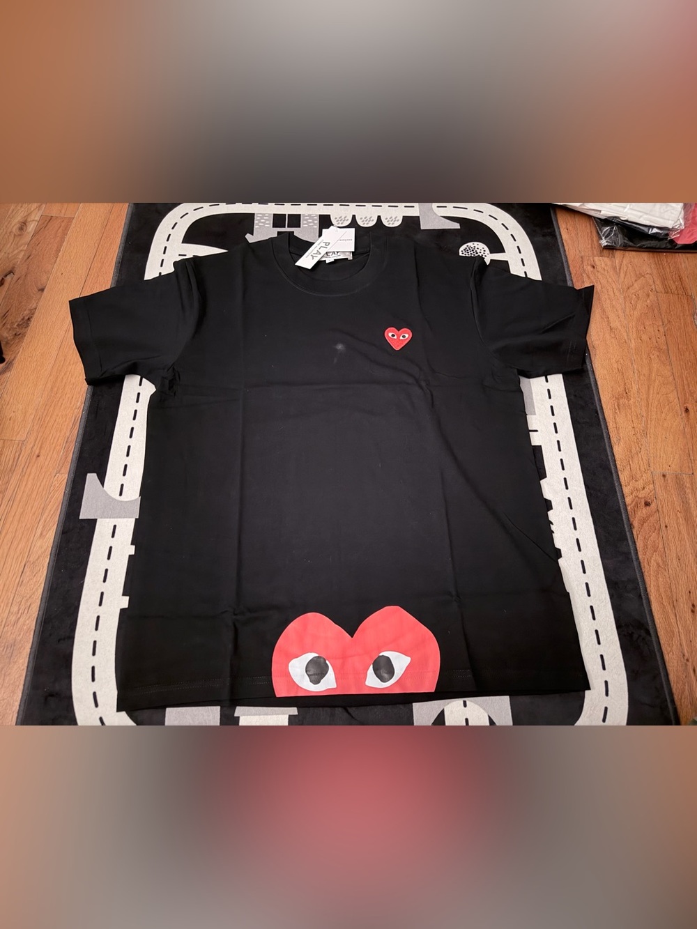 Comme des Garcons PLAY Black T-Shirt Red Heart Logo Men's Size L NWT